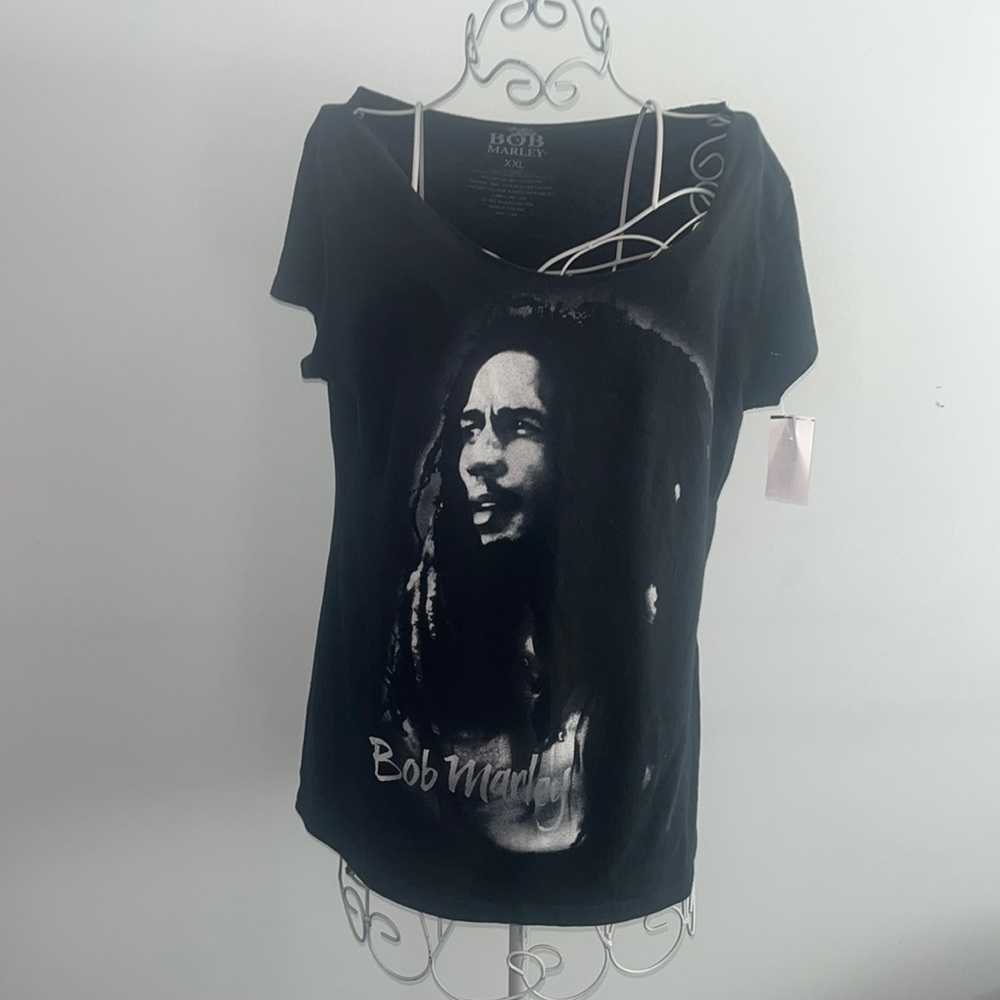Bob Marley T-Shirt Women's
XXL Full Graphic Short Sleeve Black Rasta Brand.